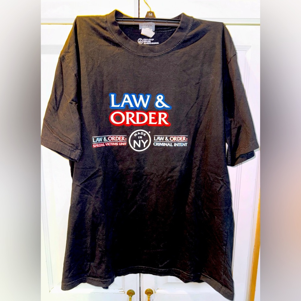 Men’s Black Law & Order Graphic T-Shirt Size XL